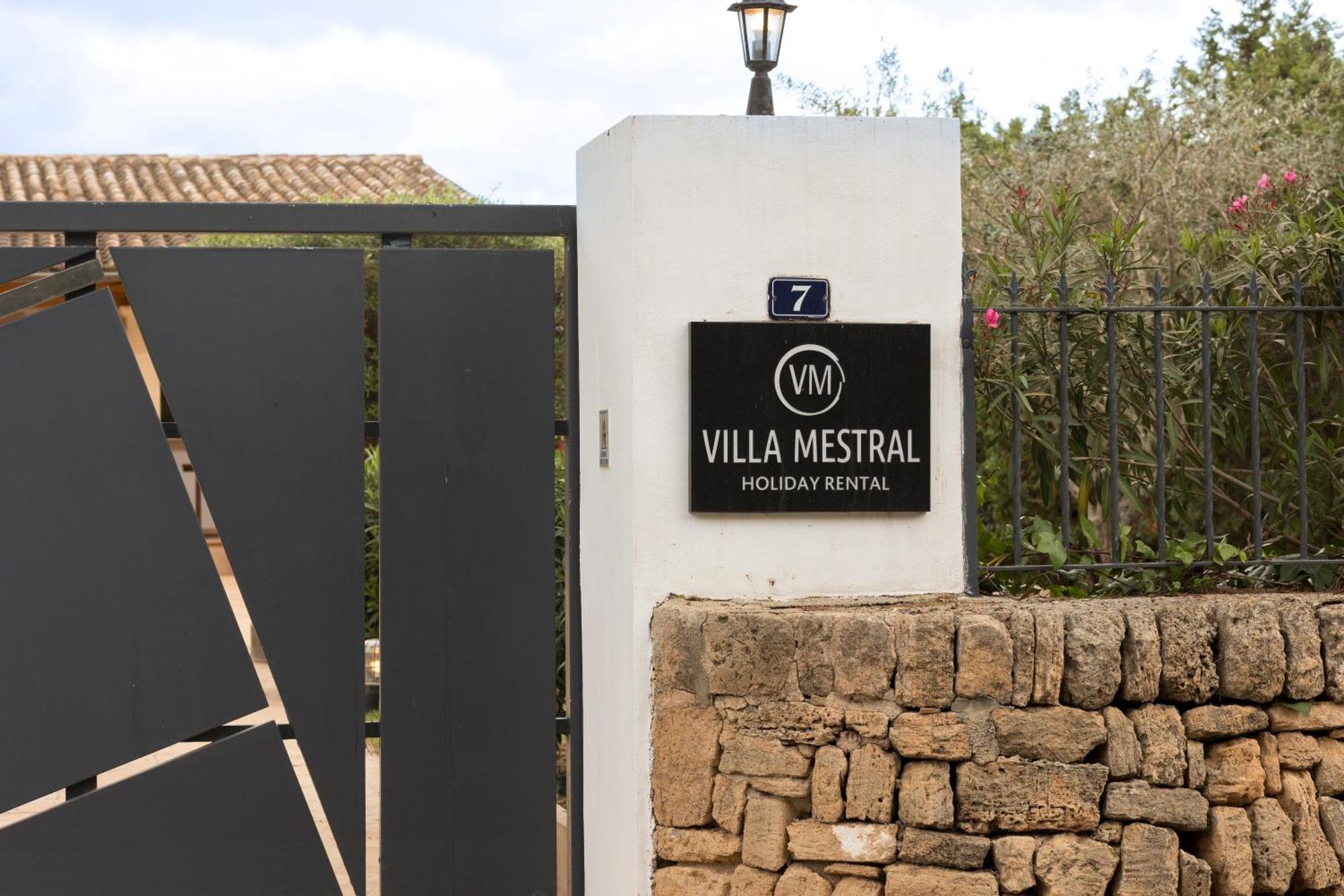 Villa Mestral Alcudia  Exterior photo